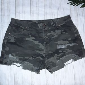 Camouflage High Rise Destructed Mom Shorts
